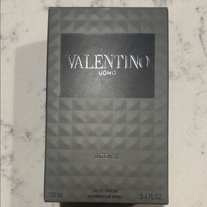Valentino Uomo Intense Gray Packaging
